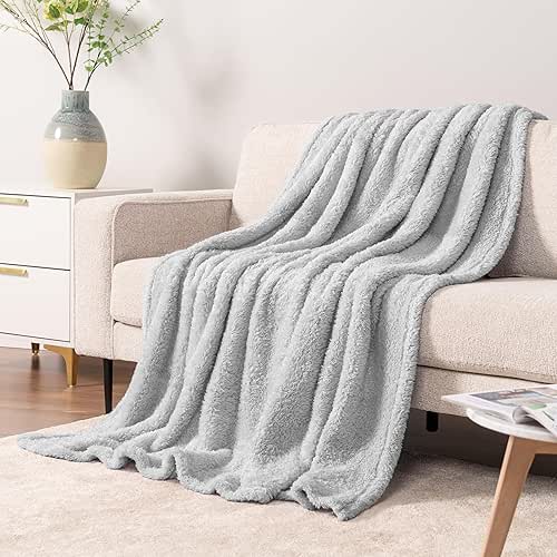 PAVILIA Sherpa Throw Blanket for Couch Sofa, Light Grey Fluffy