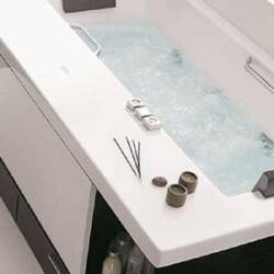 compact modern Keops Evolution Bathtub