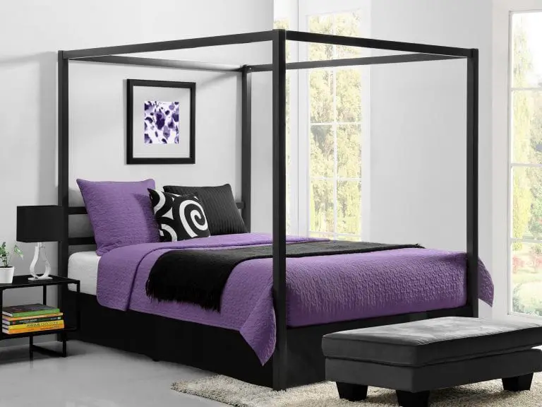 King size canopy bed