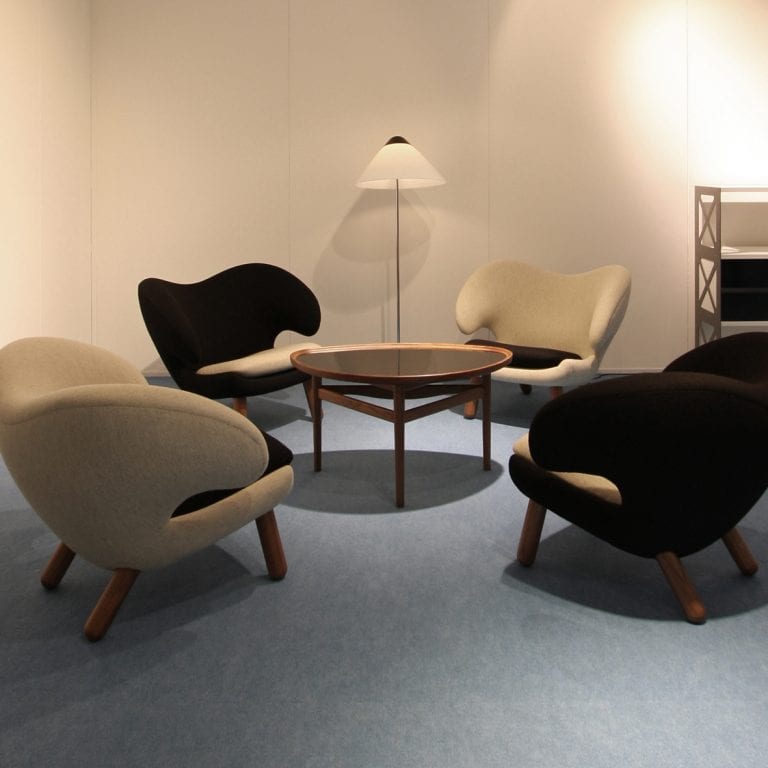 modern-design-armchair-by-Finn-Juhl