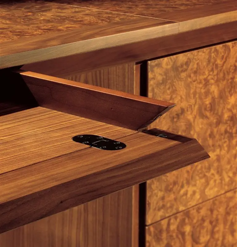 Tantus Credenza by Cumberland Furniture: