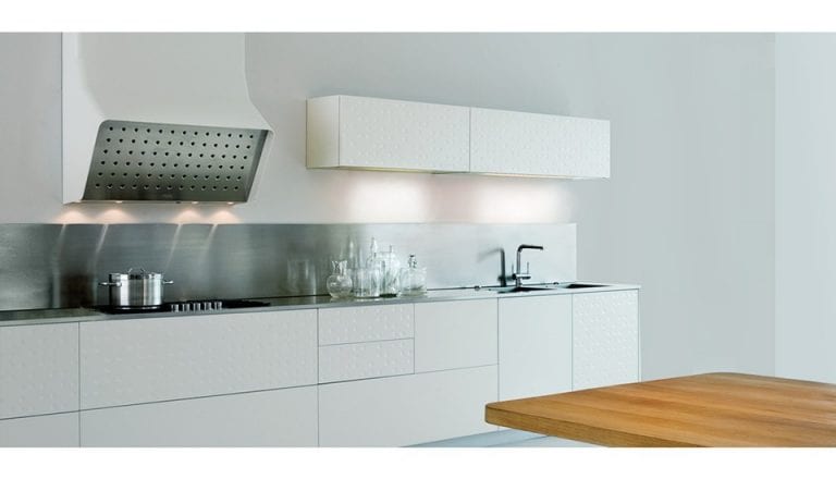 white-modern-kitchen-by-Alfredo-Häberli-for-Schiffini